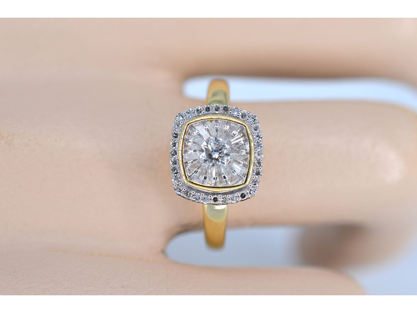 Gouden entourage ring met diamanten
