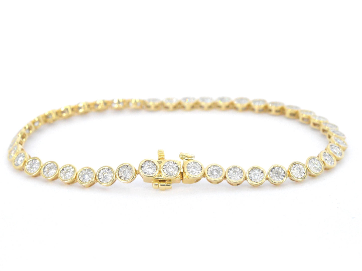 Gouden armband vol met diamanten gezet