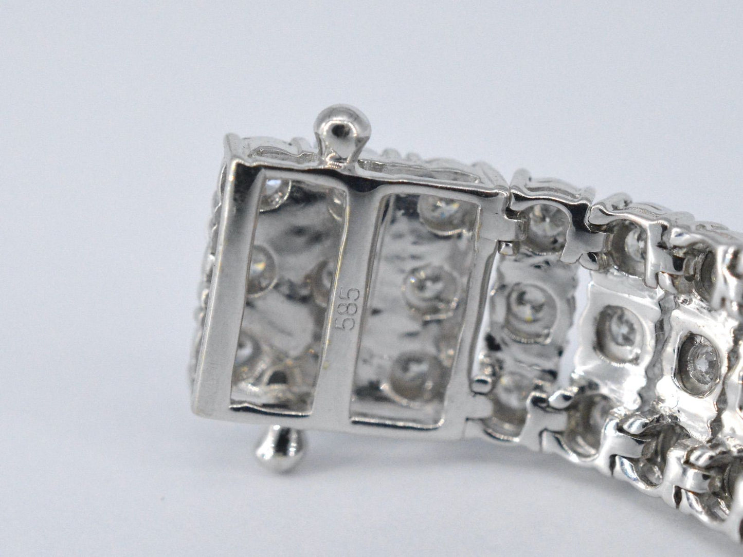 Witgouden tennisarmband met 3 rijen diamanten 2.25 carat