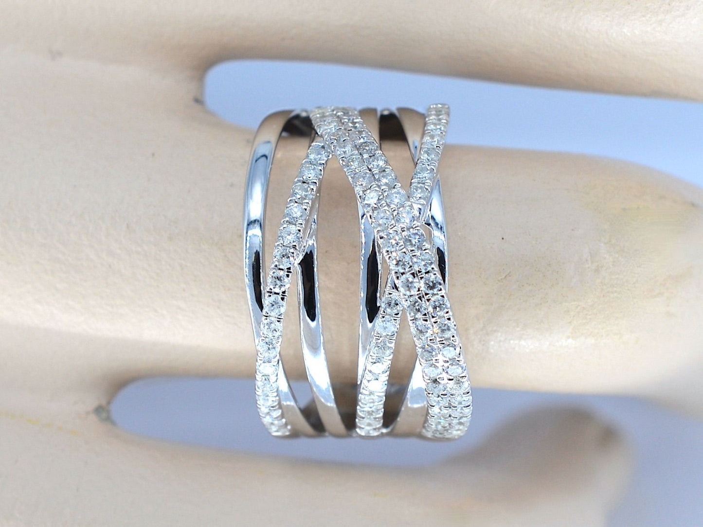 Witgouden design ring met briljanten diamanten