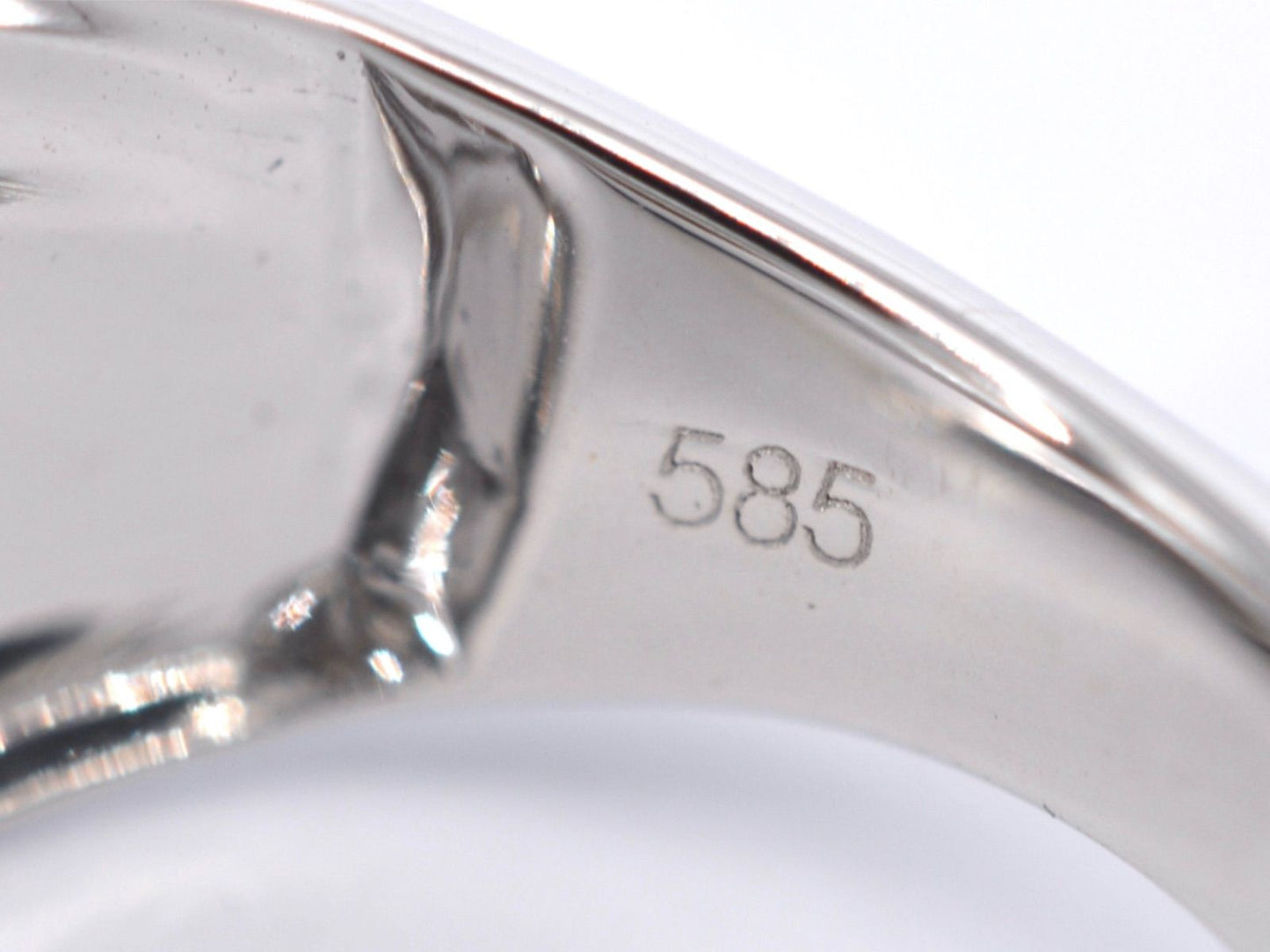 Witgouden design ring met briljanten diamanten