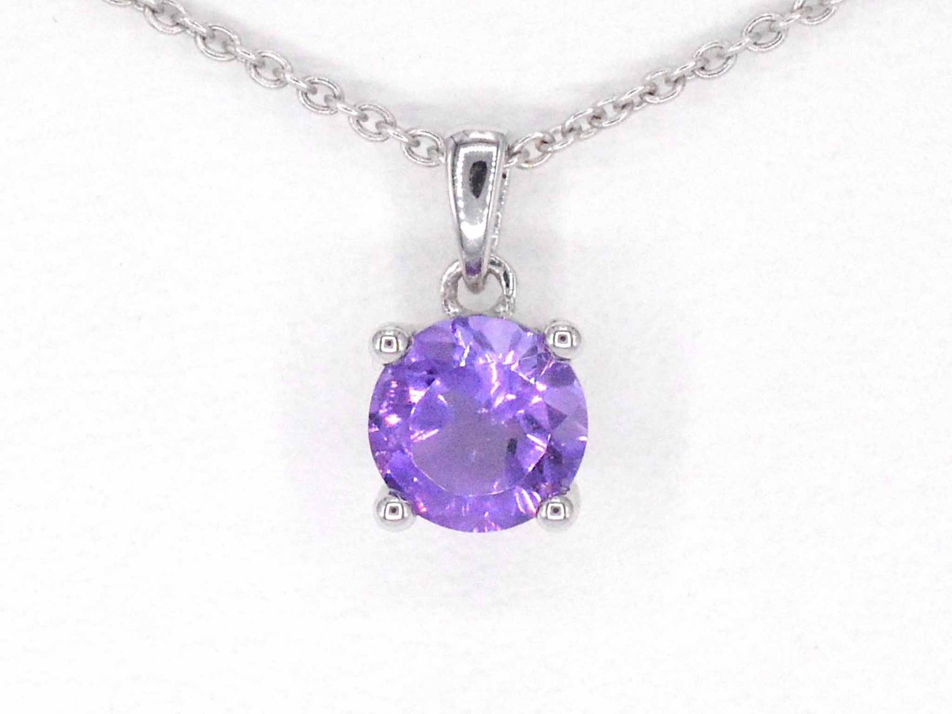 Witgouden hanger met amethist