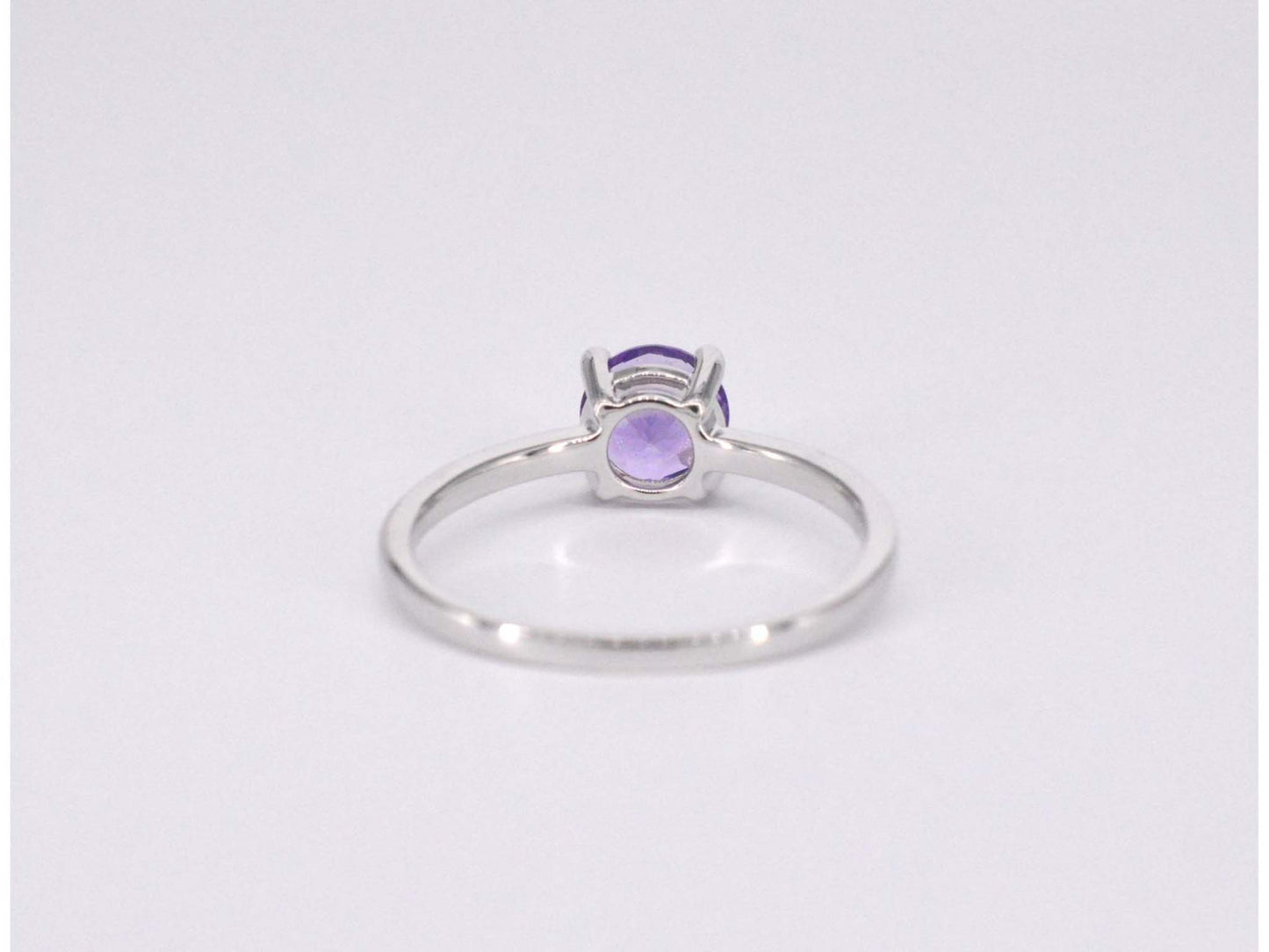 Witgouden ring met amethist