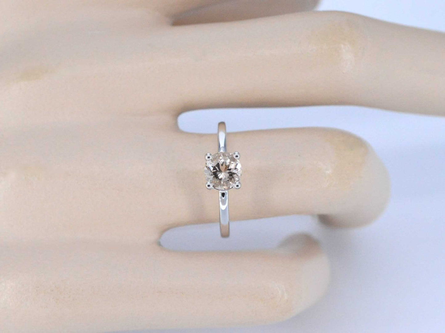 Witgouden ring met morganiet