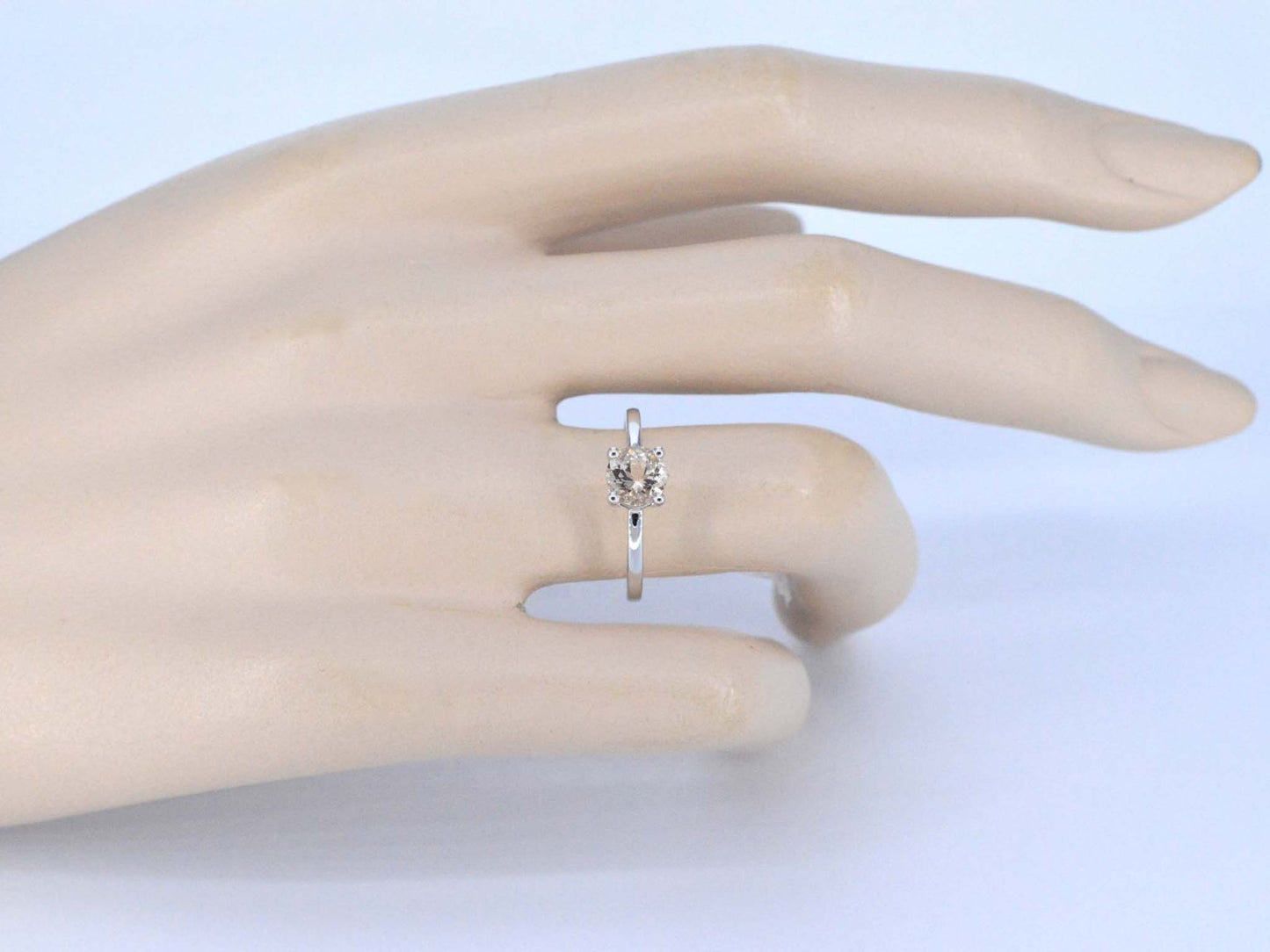 Witgouden ring met morganiet