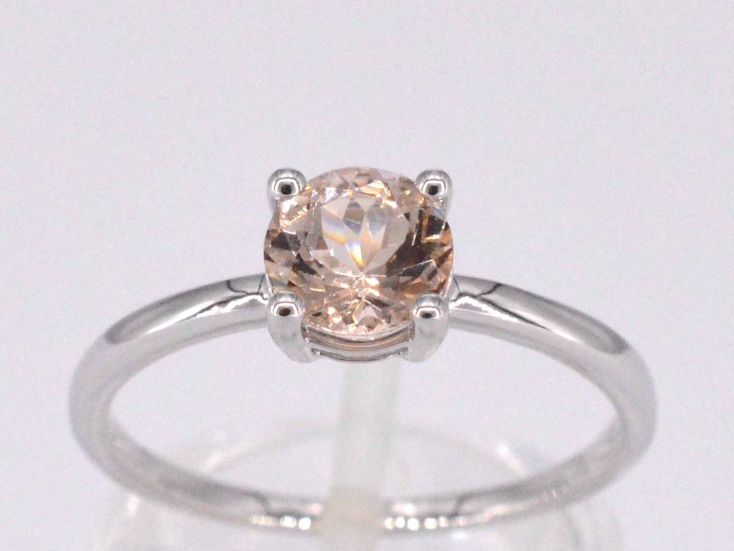 Witgouden ring met morganiet