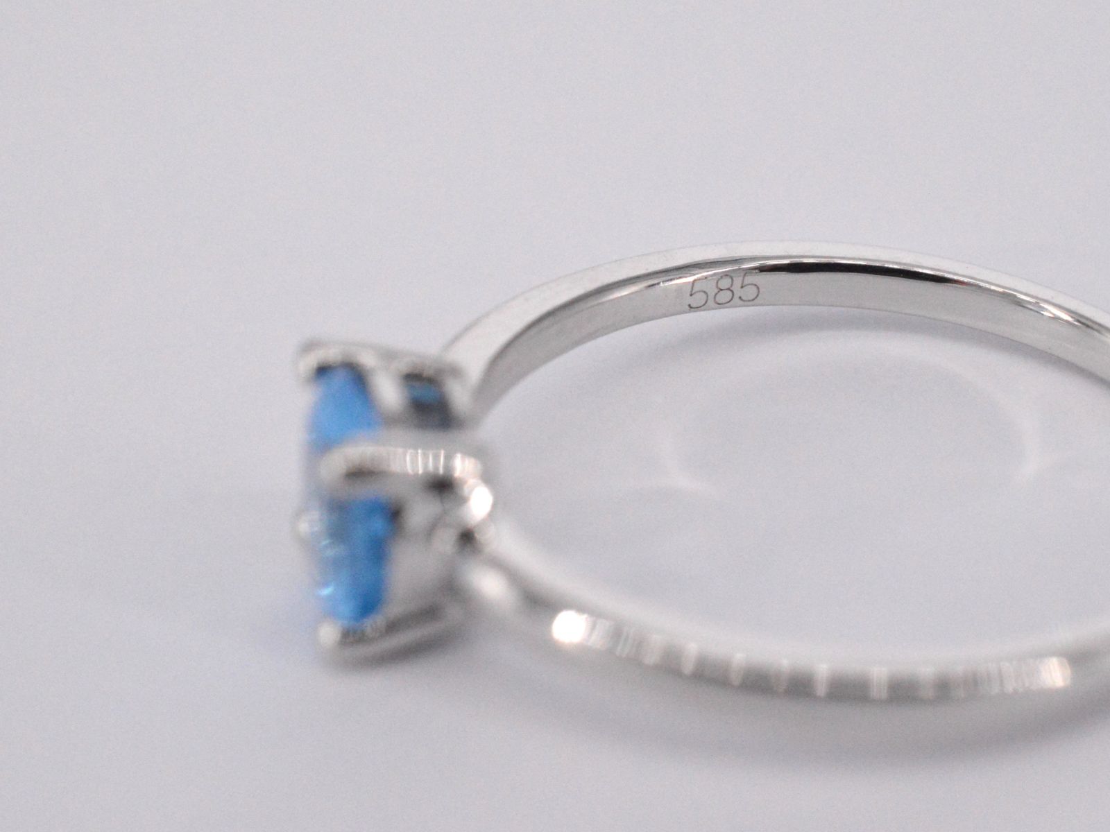 Witgouden ring met topaas 2203-6