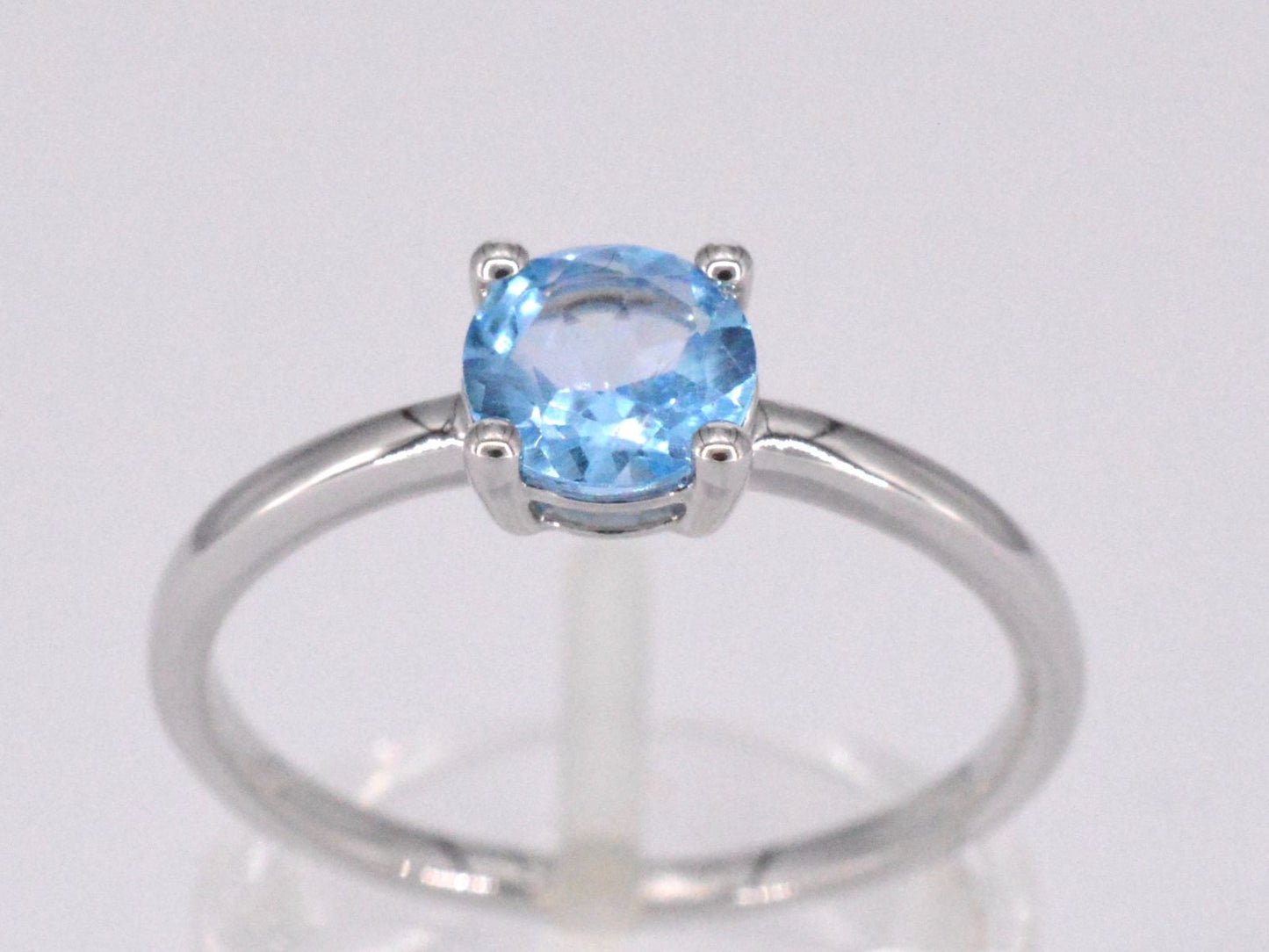 Witgouden ring met topaas 2203-8