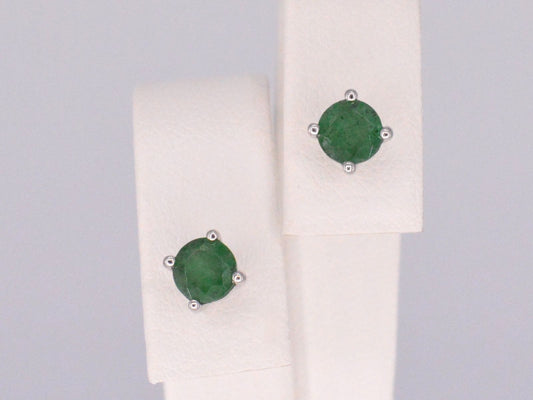 Witgouden oorbellen met smaragd