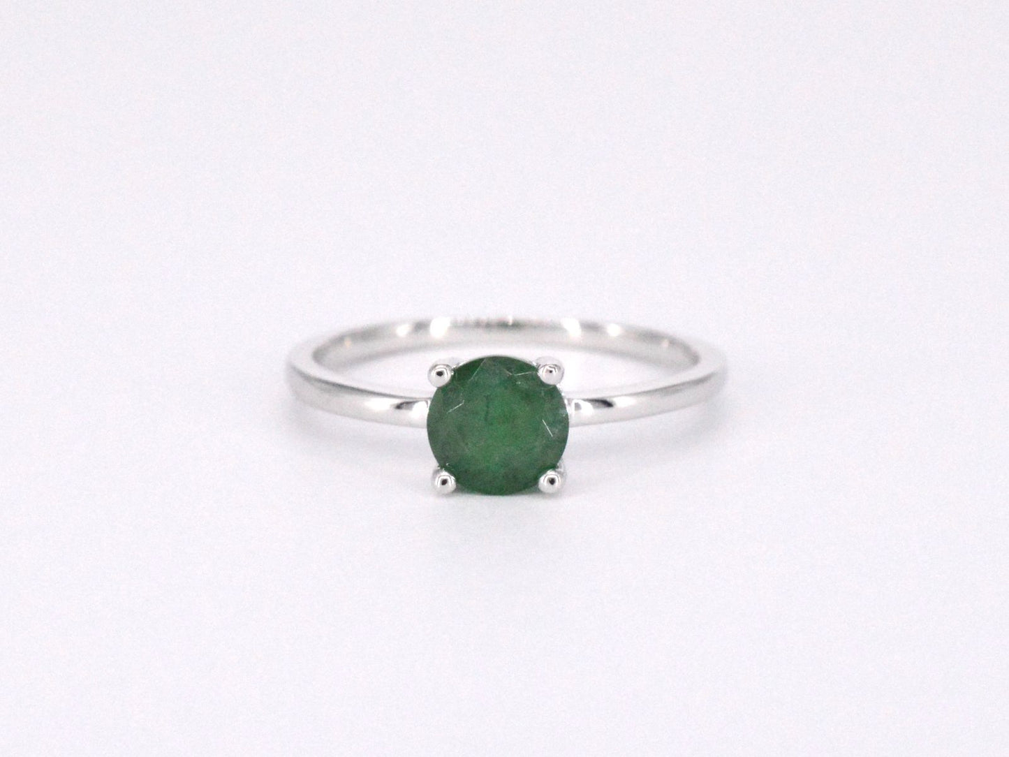 Witgouden ring met smaragd