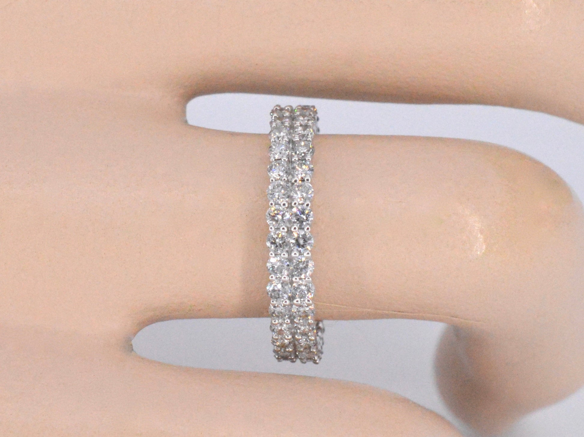 Witgouden eternity ring met diamanten 2208-1