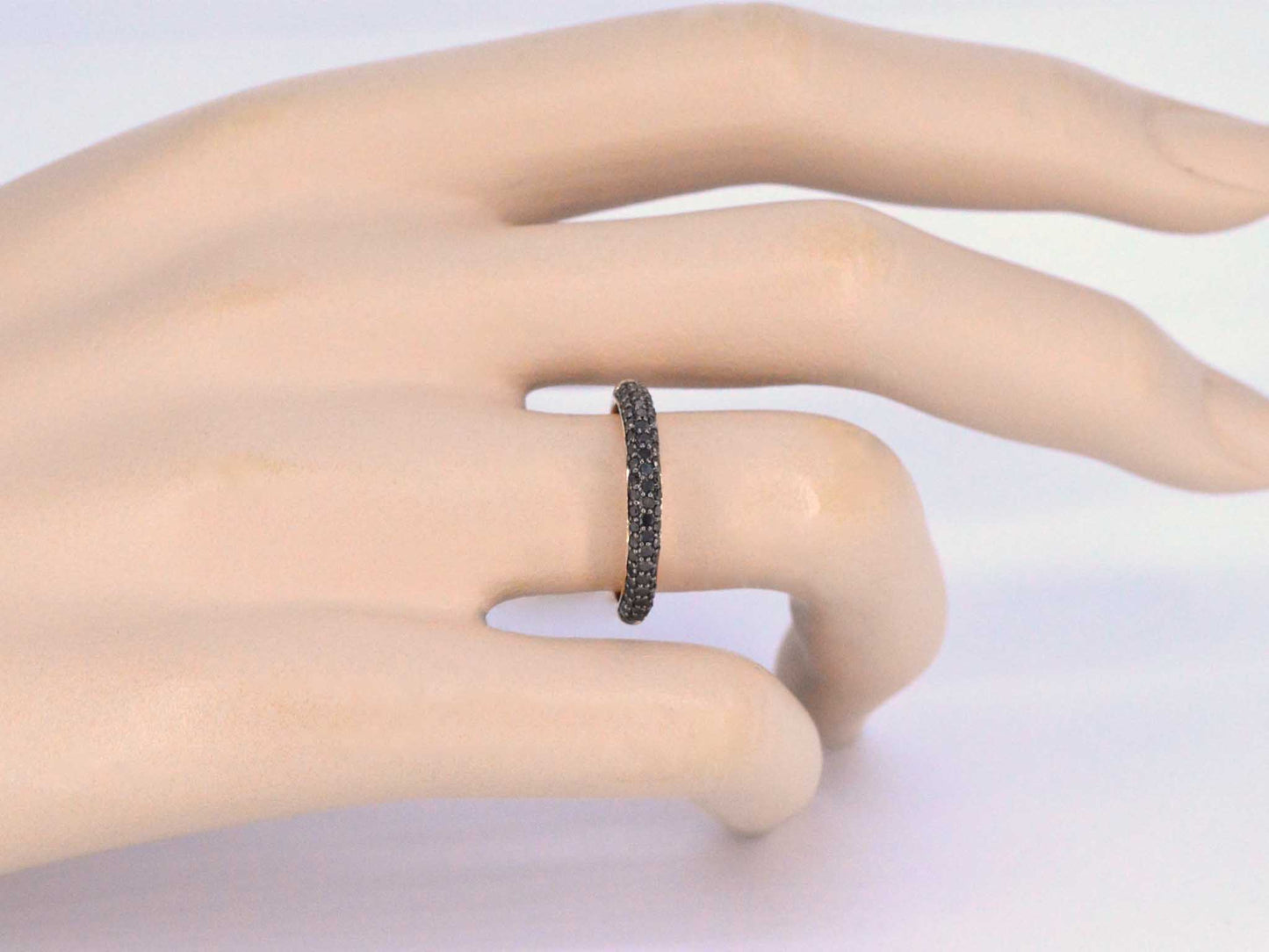 Rosegouden ring met zwarte briljanten diamanten