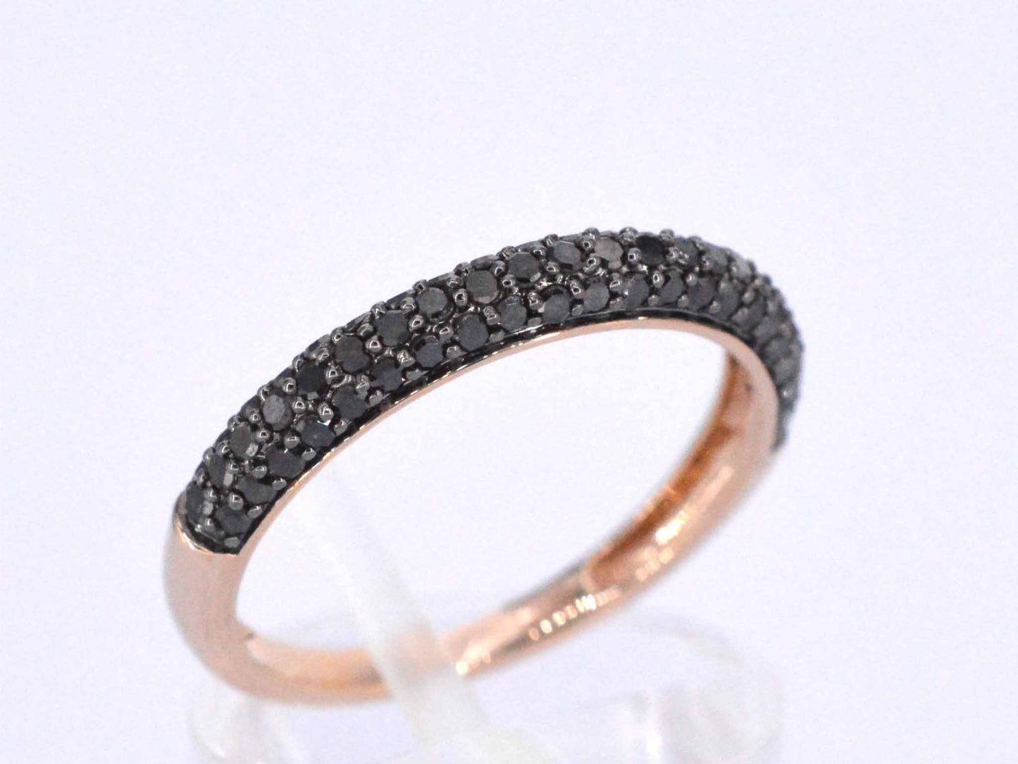 Rosegouden ring met zwarte briljanten diamanten