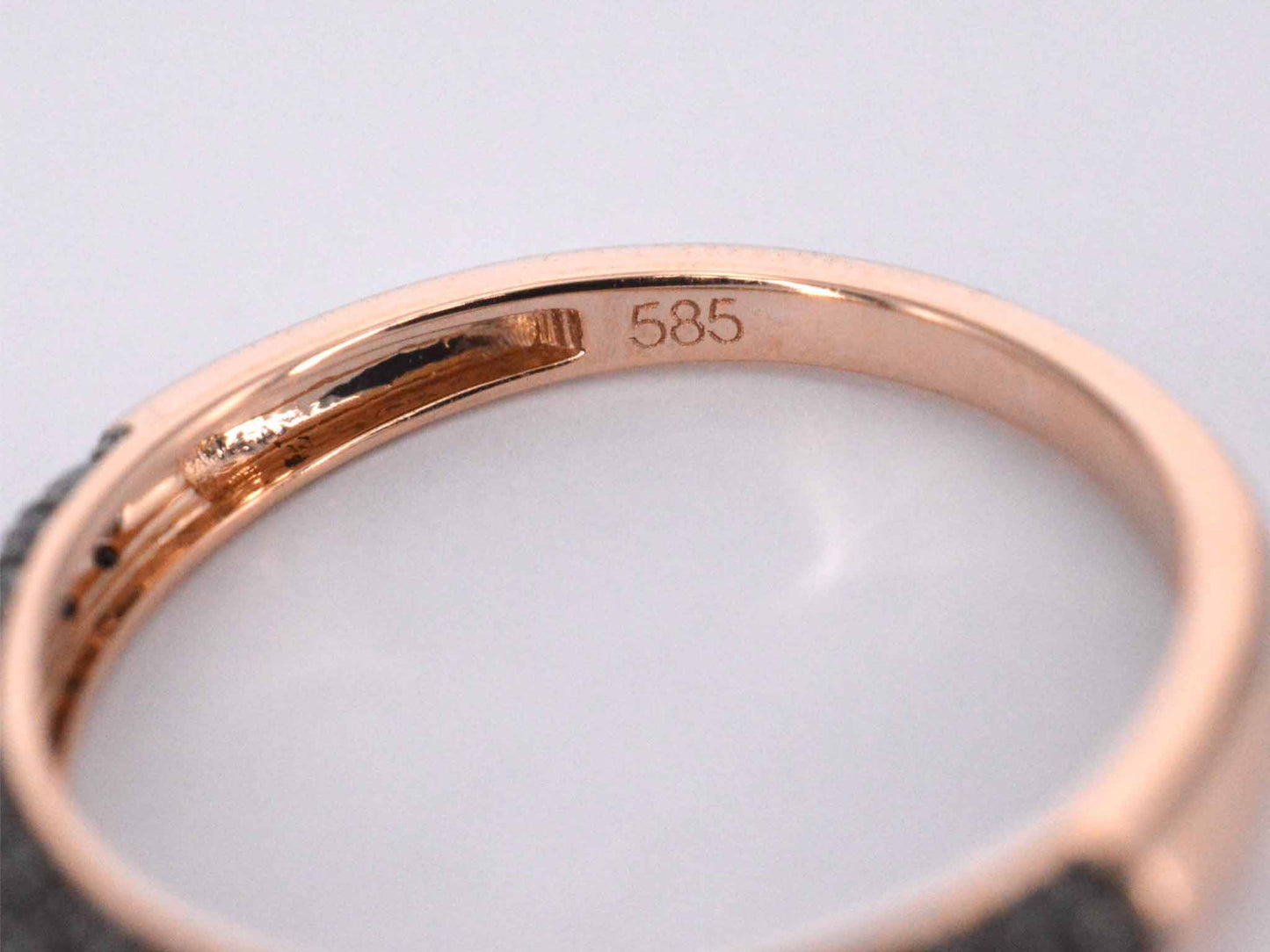 Rosegouden ring met zwarte briljanten diamanten