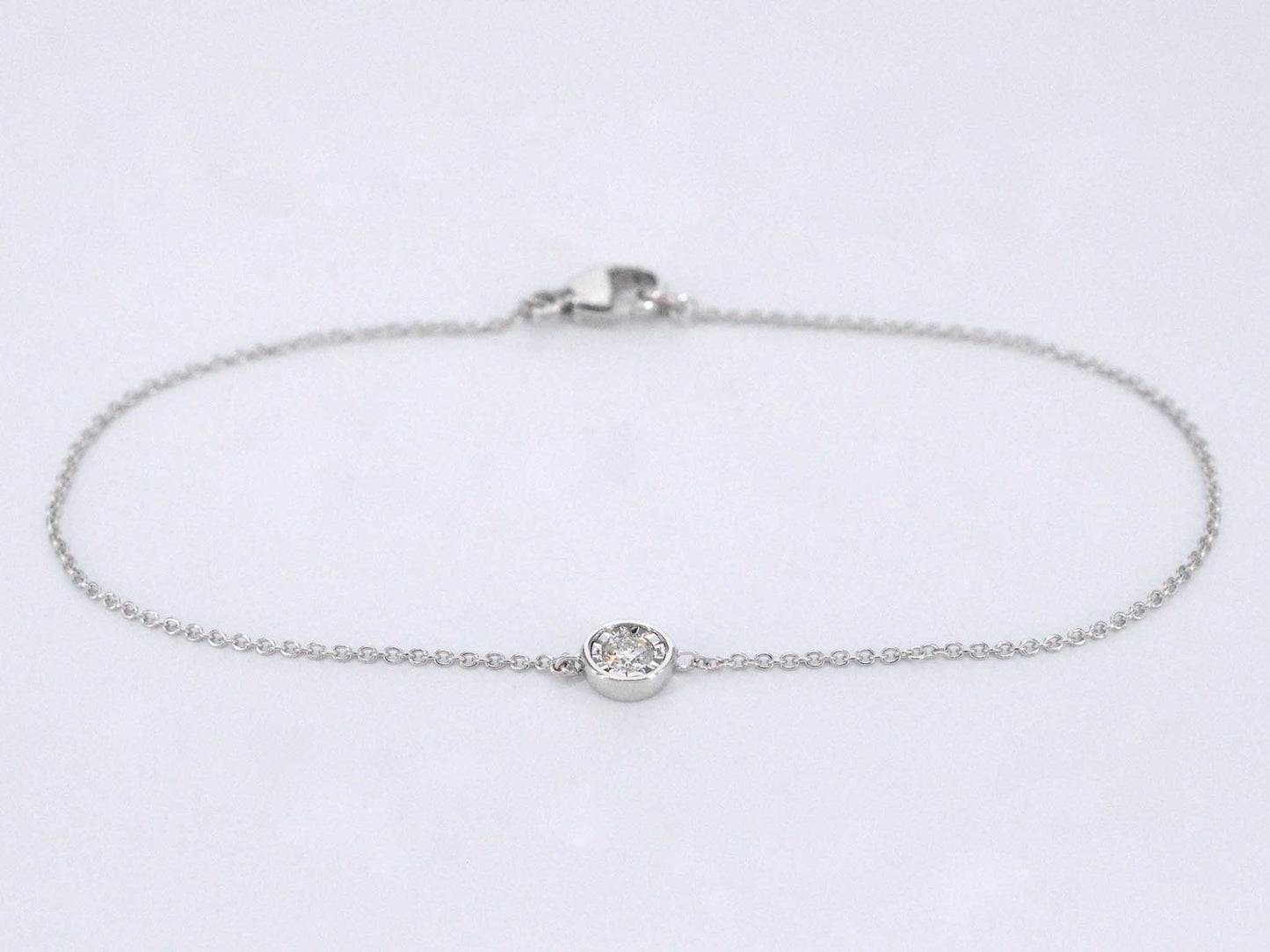 Witgouden armband met diamant 0.10 carat