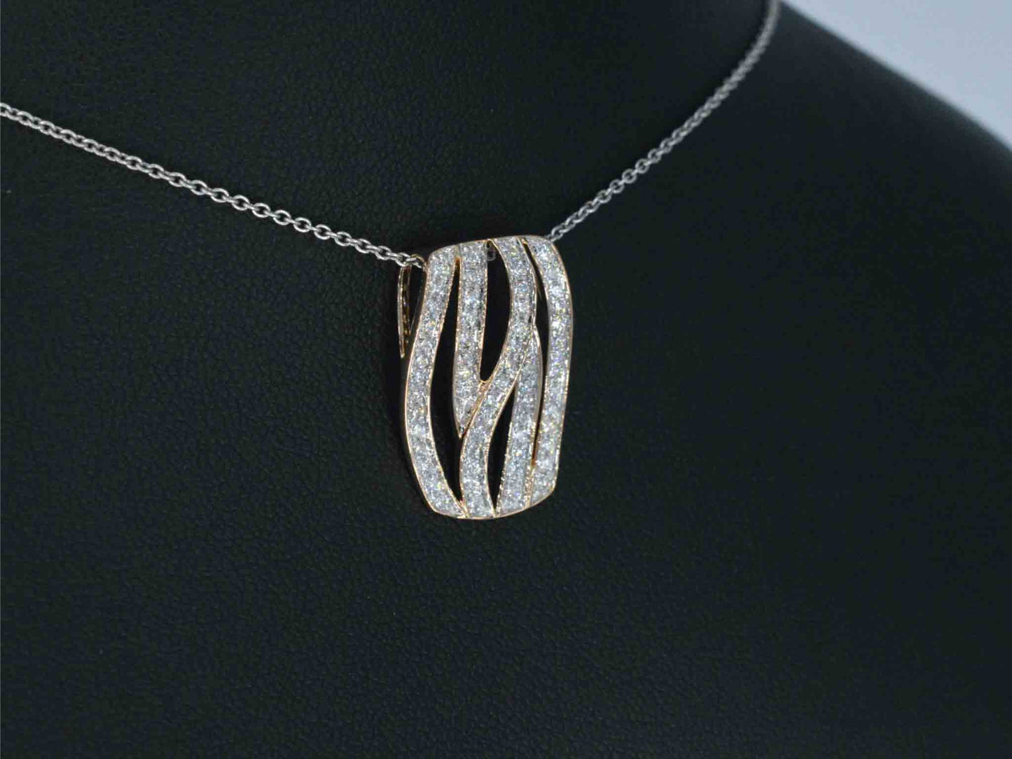 Rosegouden design hanger met briljanten diamanten
