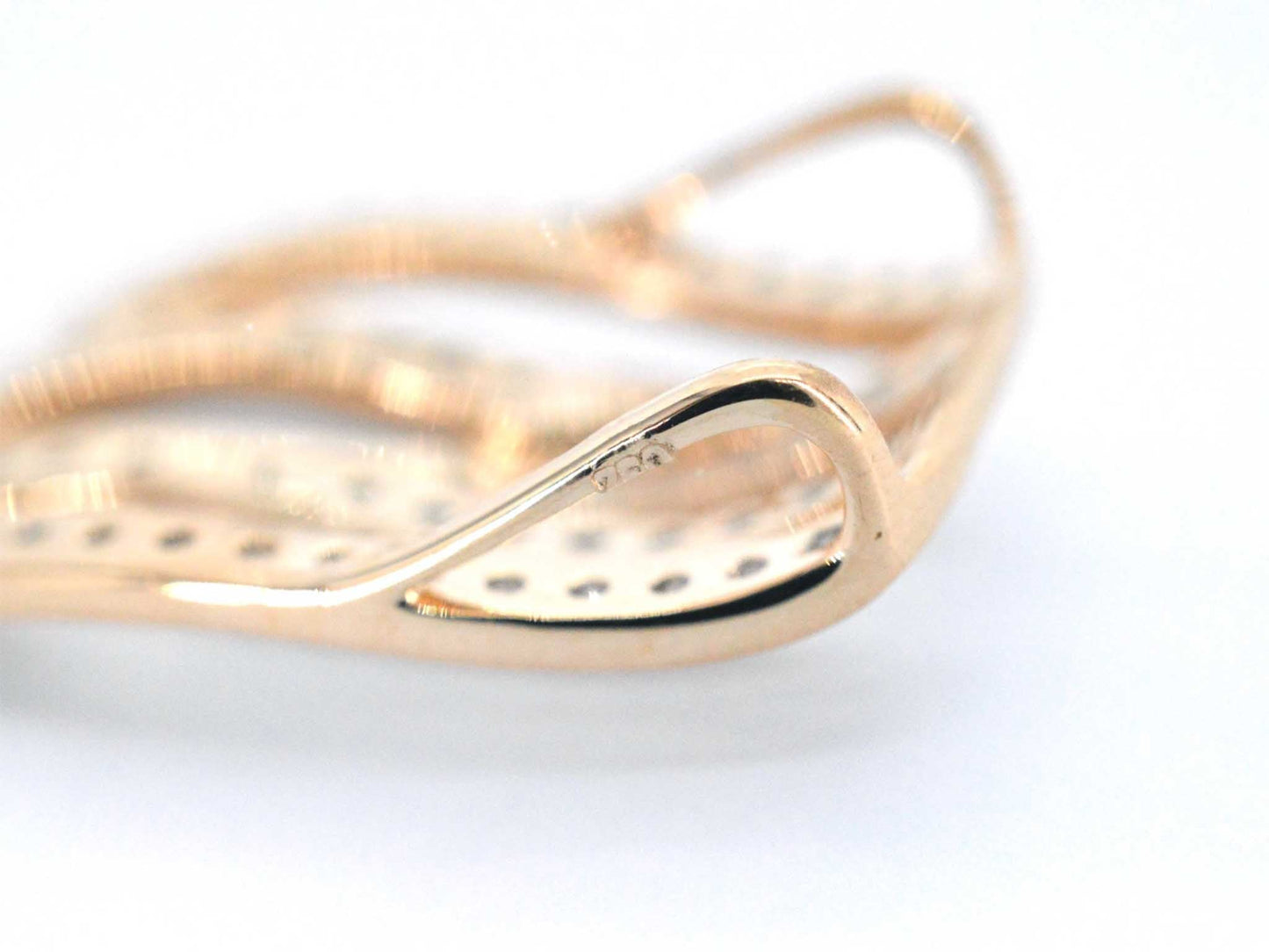 Rosegouden design hanger met witte en zwarte briljanten diamanten