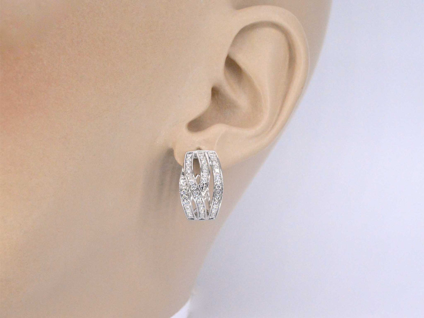 Witgouden design oorbellen met briljanten diamanten