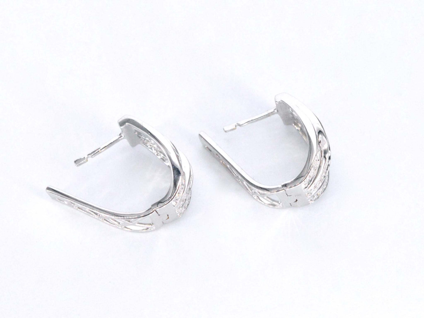 Witgouden design oorbellen met briljanten diamanten