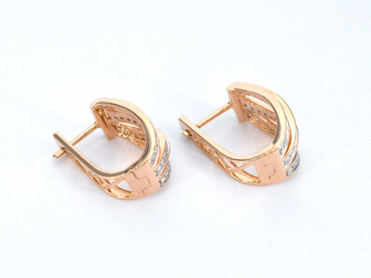 Rosegouden design oorbellen met briljanten diamanten