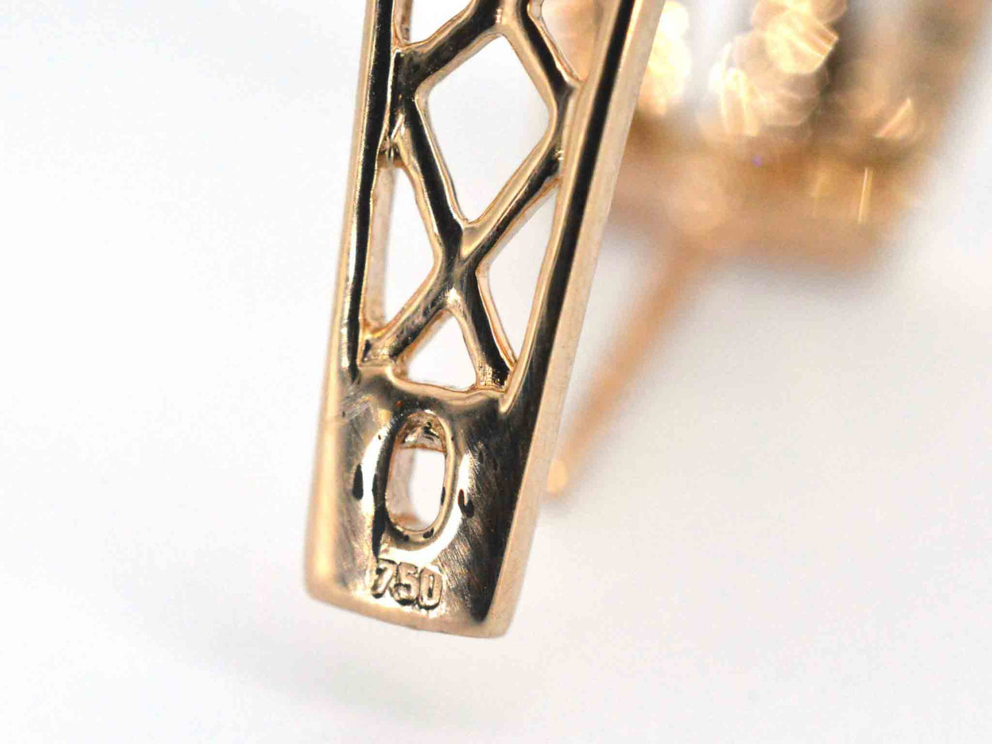 Rosegouden design oorbellen met briljanten diamanten