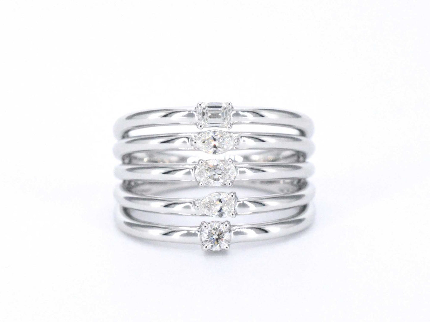 Witgouden ring met 5 bijzondere diamanten
