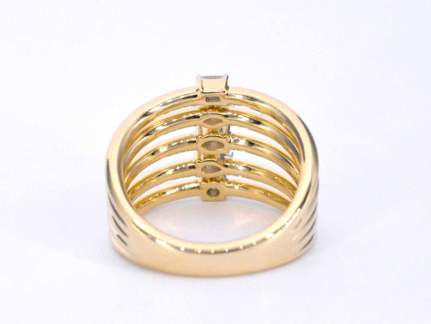 Gouden ring met 5 bijzondere diamanten