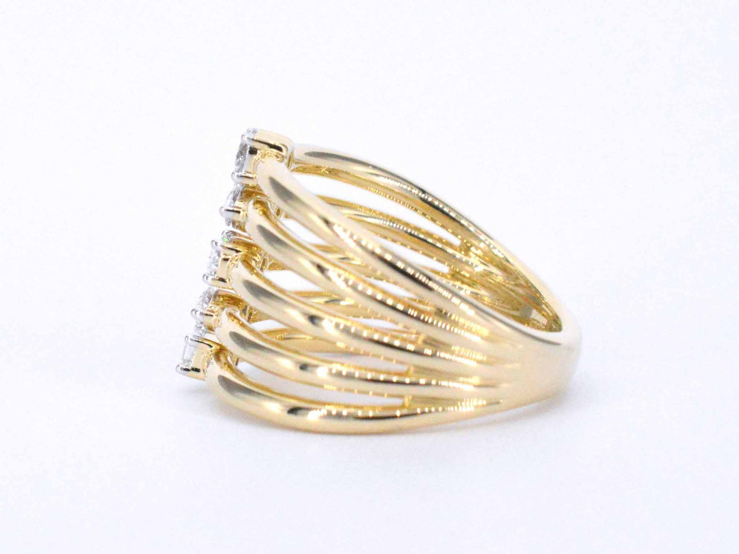 Gouden ring met 5 bijzondere diamanten