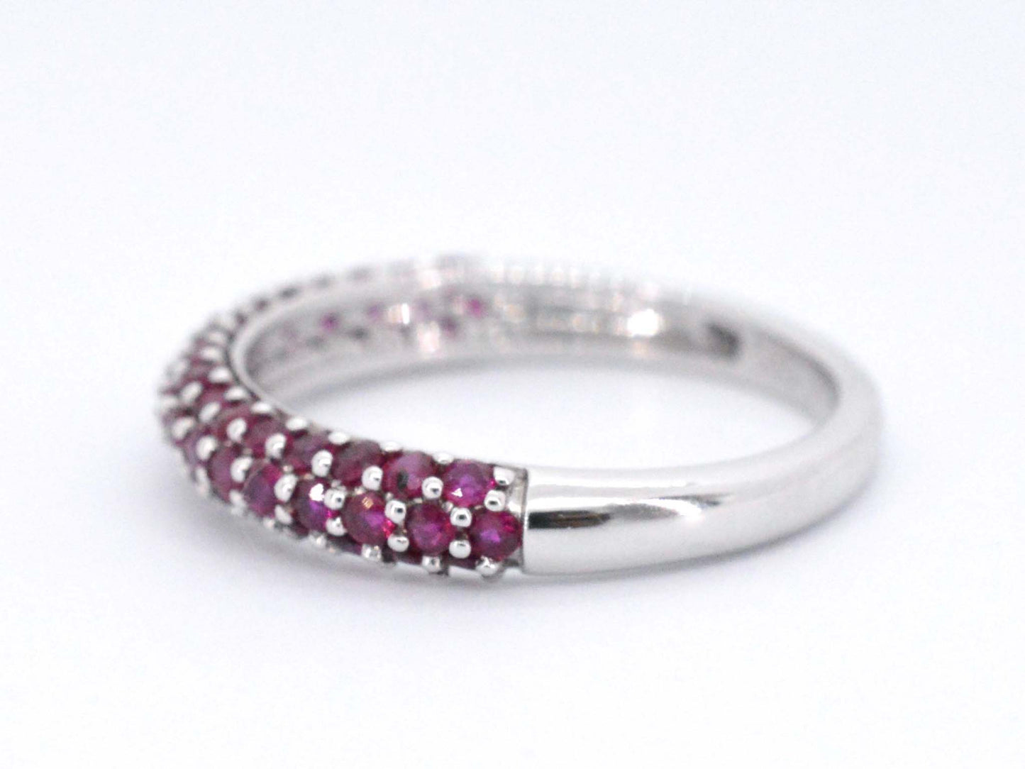 Witgouden ring met robijnen