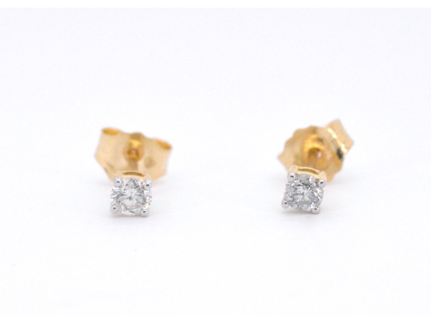 Gouden oorbellen met diamant