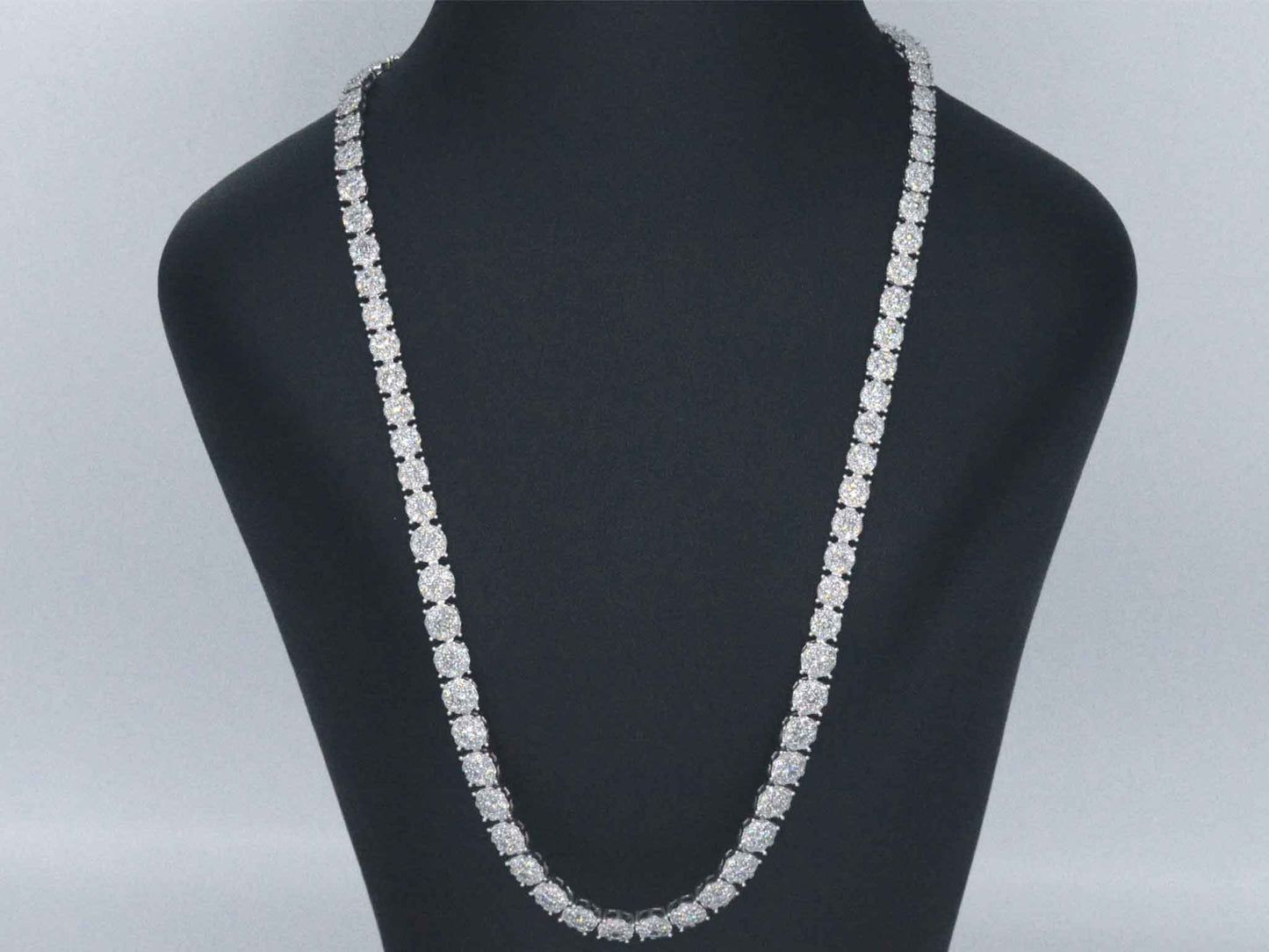 Witgouden collier met diamanten 10.00 carat