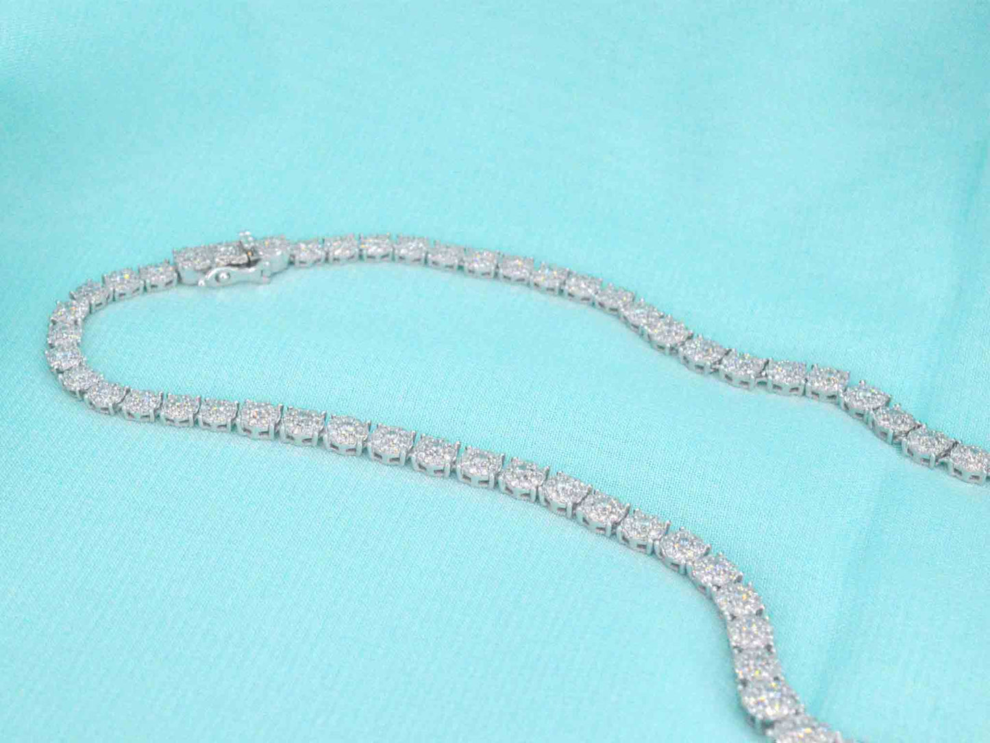 Witgouden collier met diamanten 10.00 carat
