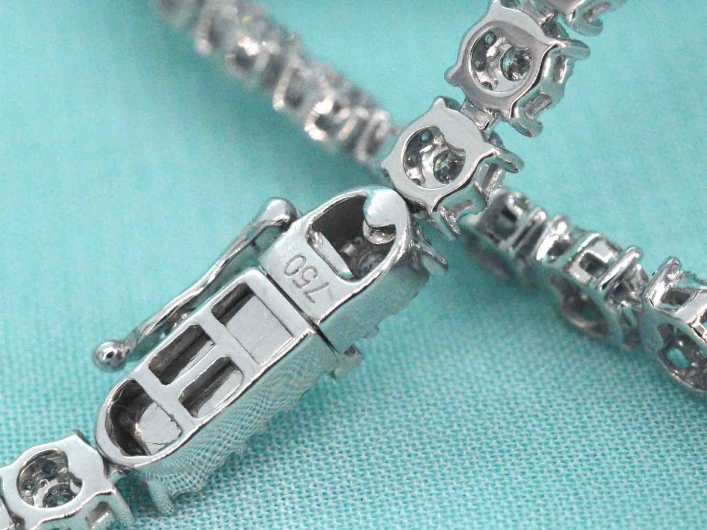 Witgouden collier met diamanten 10.00 carat