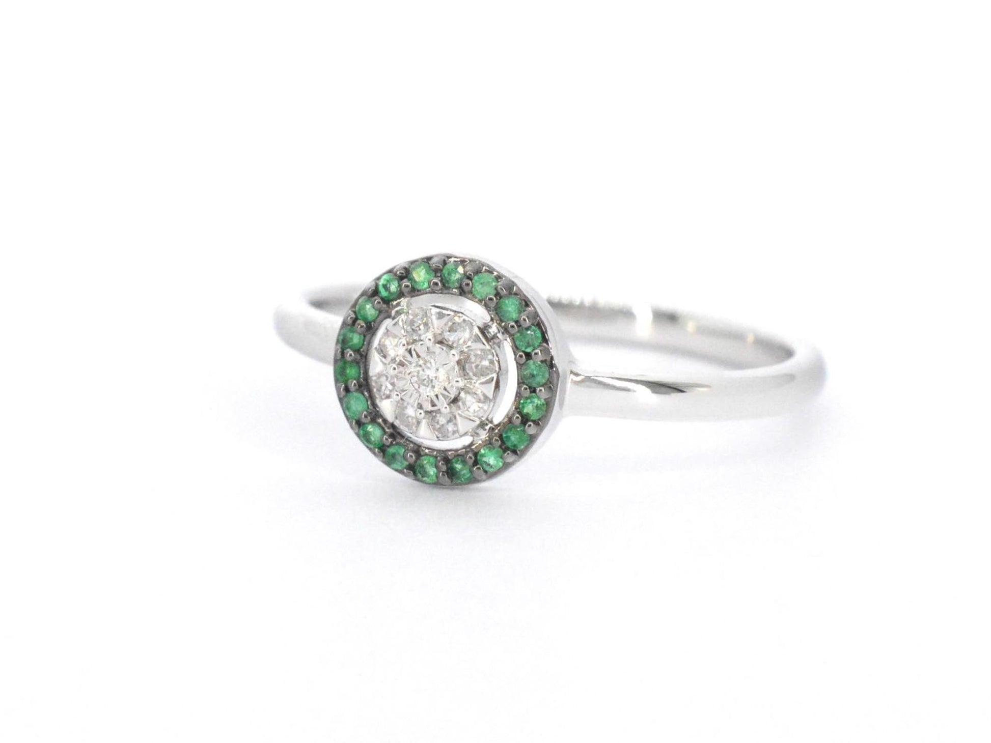 Witgouden ring met diamanten en smaragd 2313-6