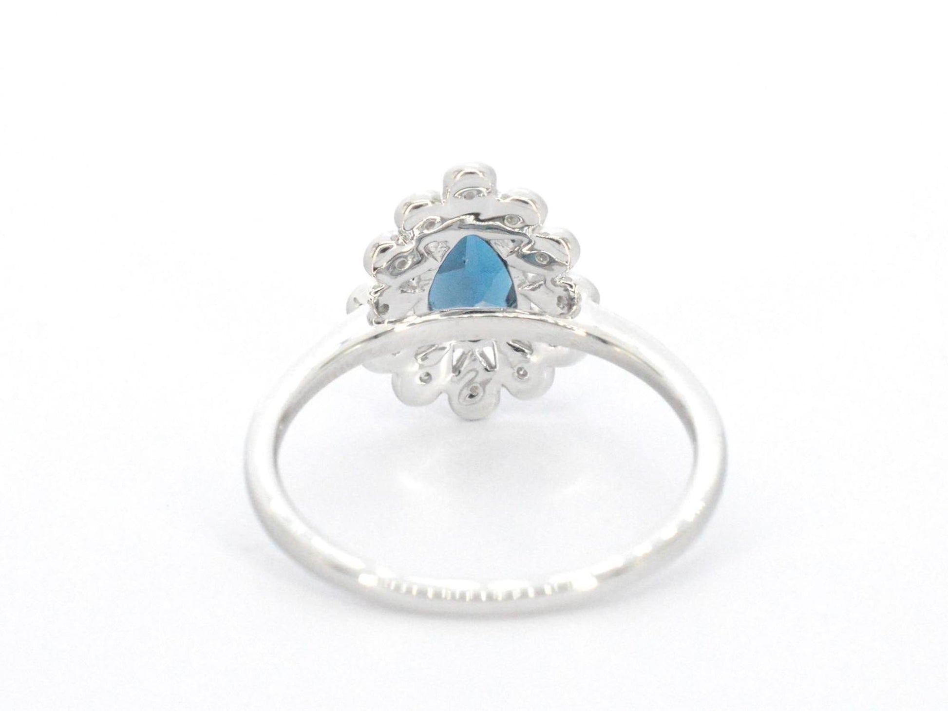 Witgouden ring met diamanten en topaas 2316-5