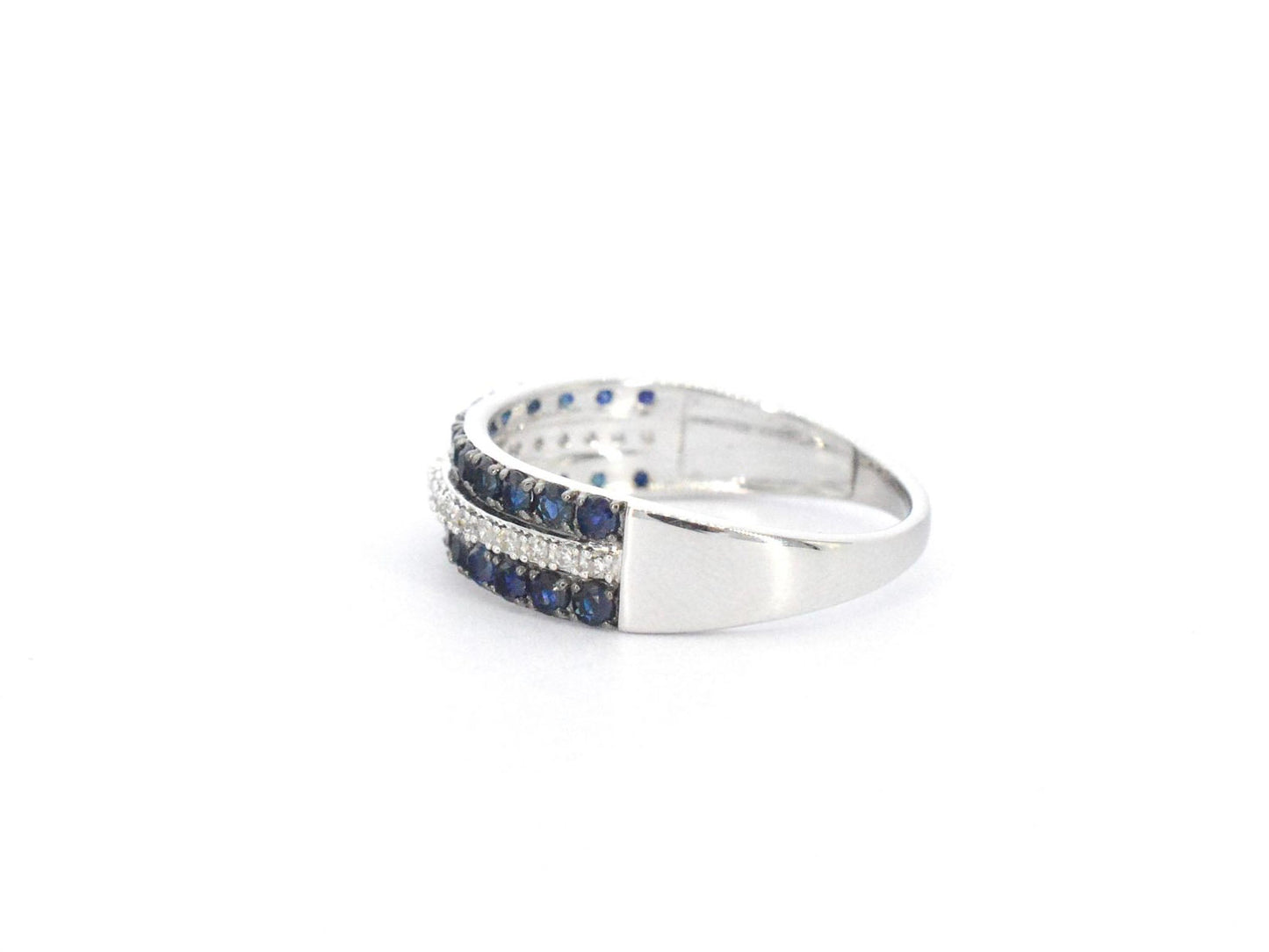 Witgouden ring met diamanten en saffieren