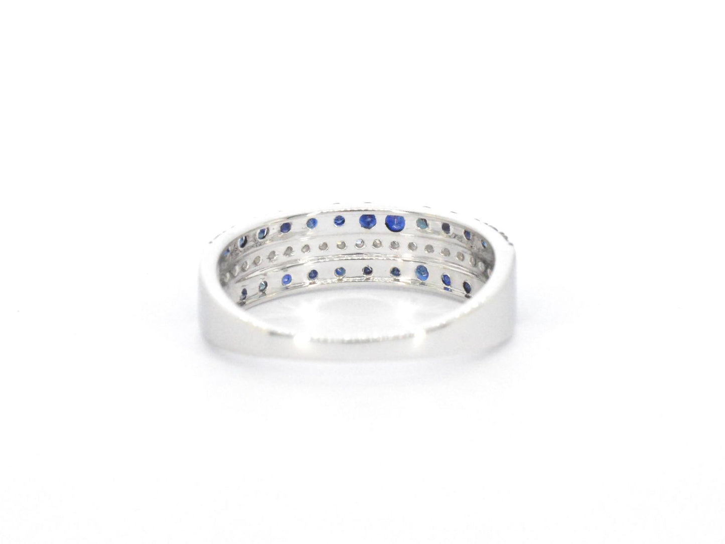 Witgouden ring met diamanten en saffieren