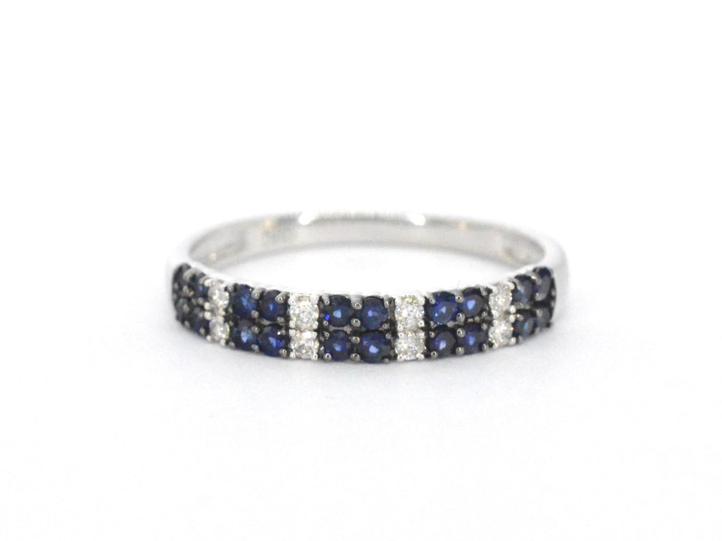 Witgouden ring met diamanten en saffieren