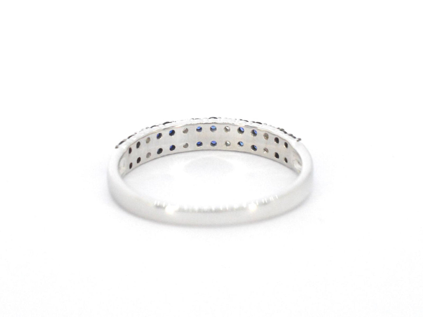 Witgouden ring met diamanten en saffieren