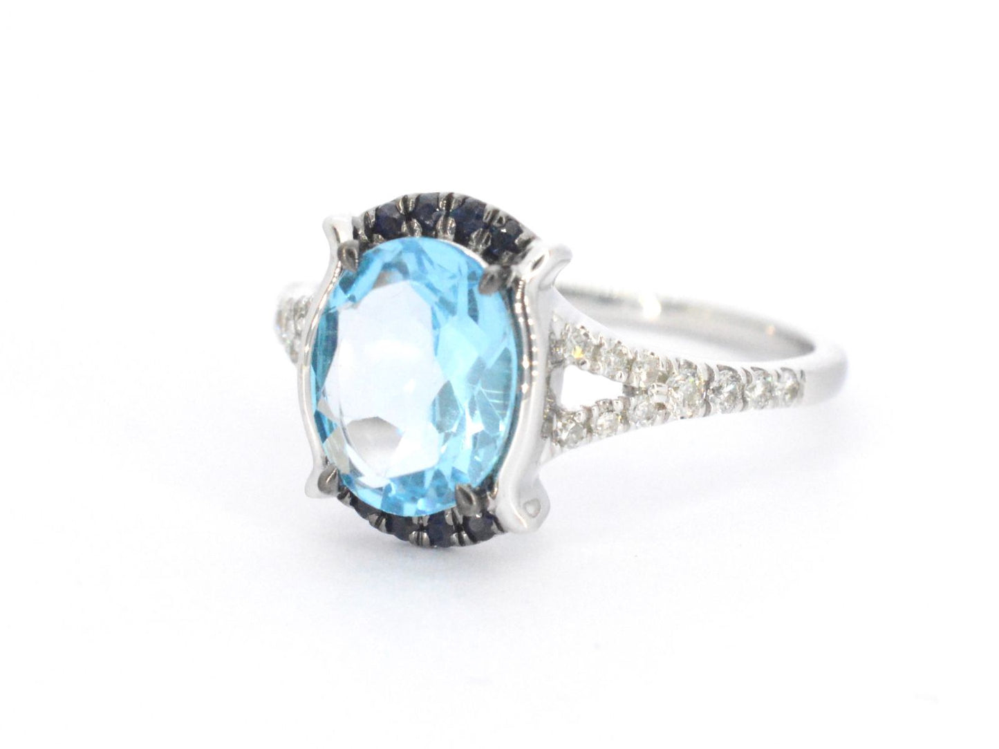 Witgouden ring met diamanten en mooie edelstenen