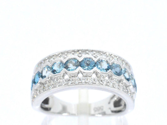 Witgouden pave ring met diamanten en topaas