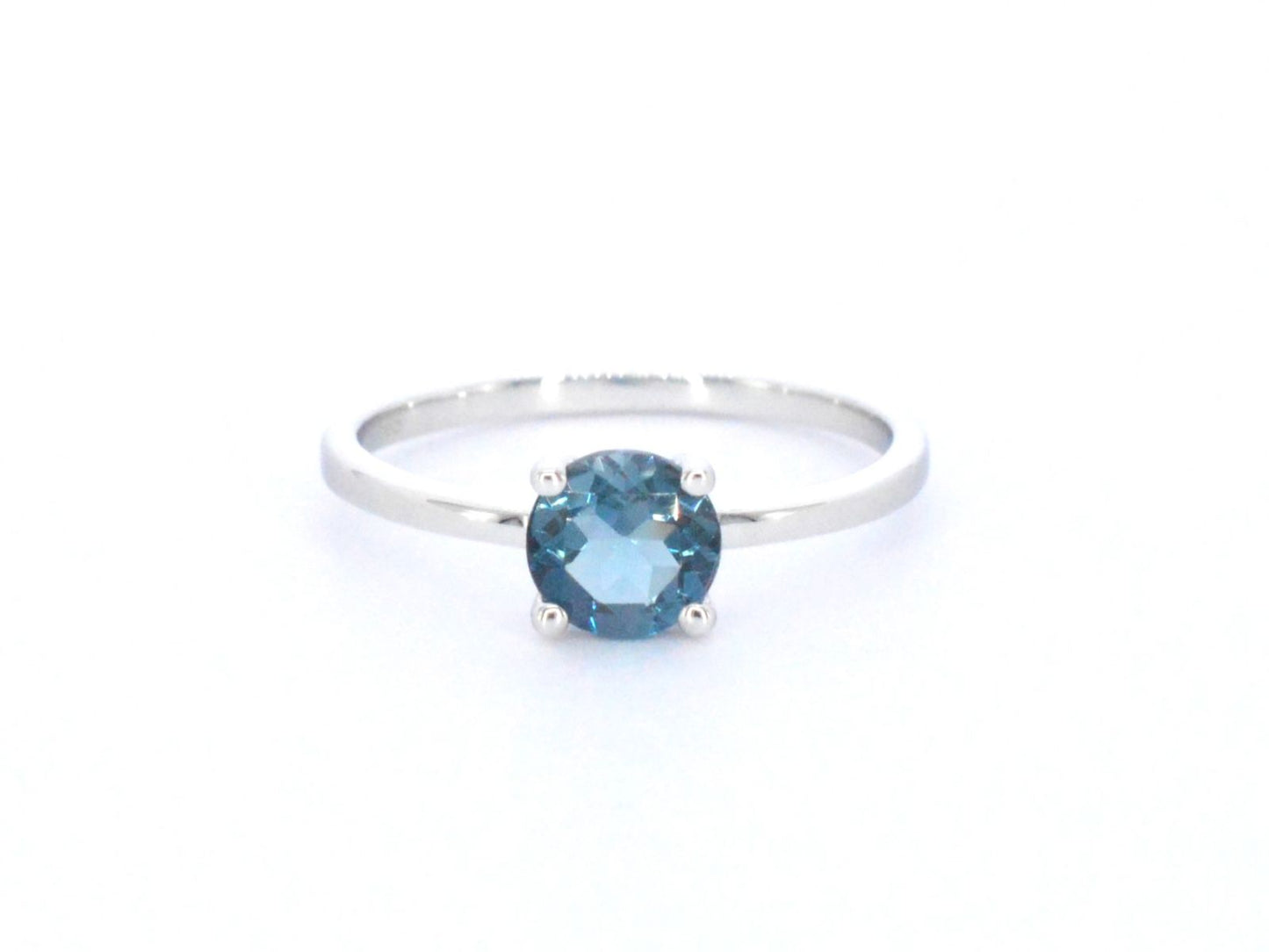 Witgouden ring met topaas