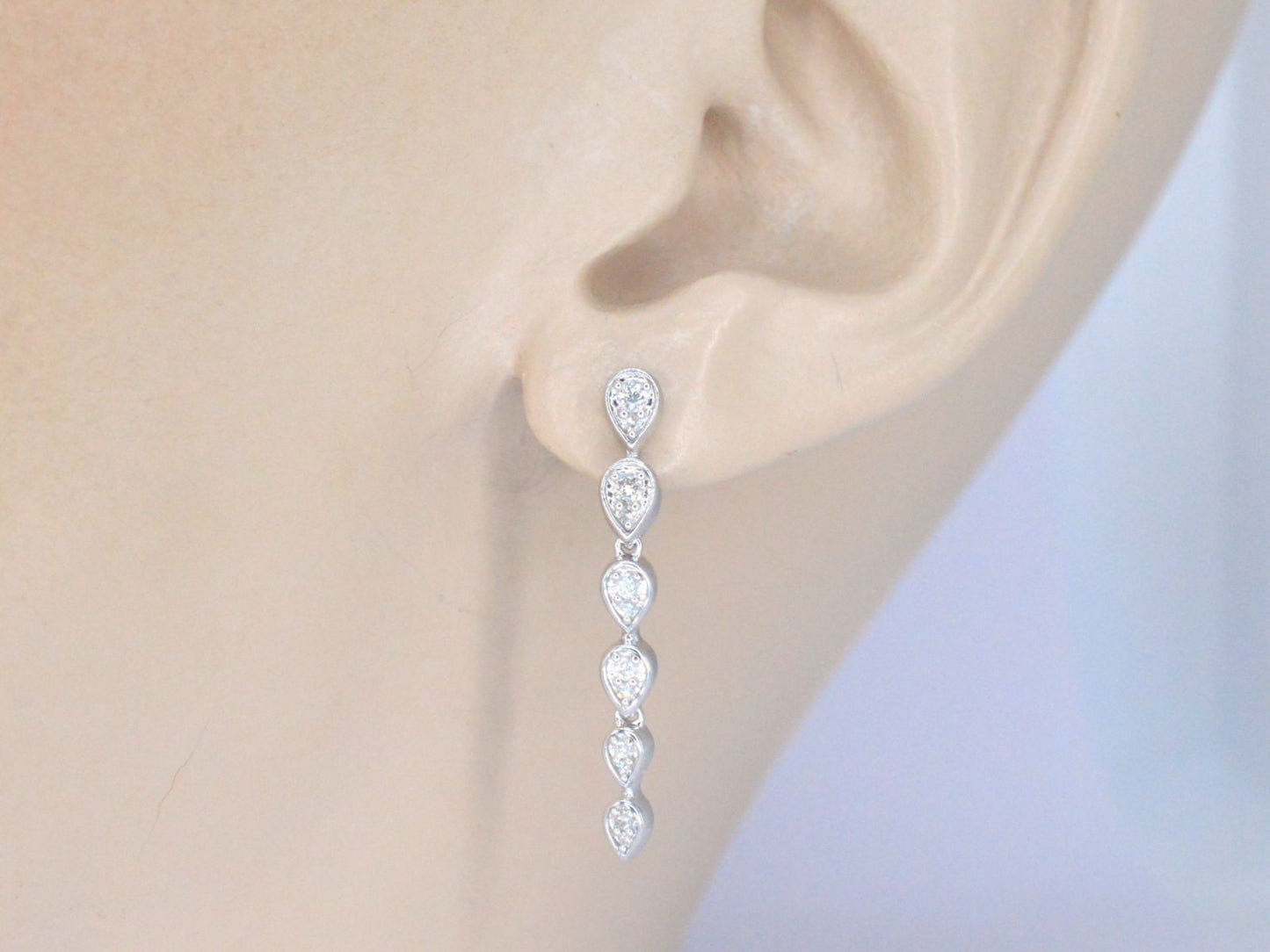 Witgouden oorbellen met diamanten