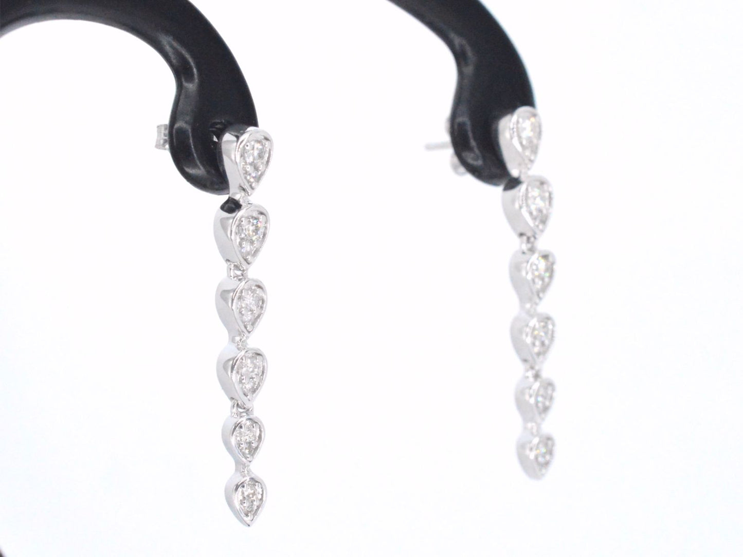 Witgouden oorbellen met diamanten 2338-2