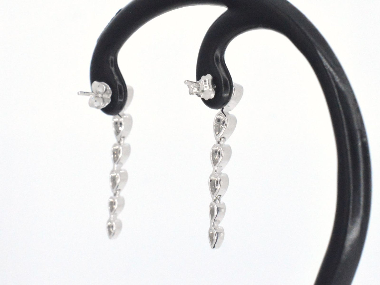 Witgouden oorbellen met diamanten 2338-3