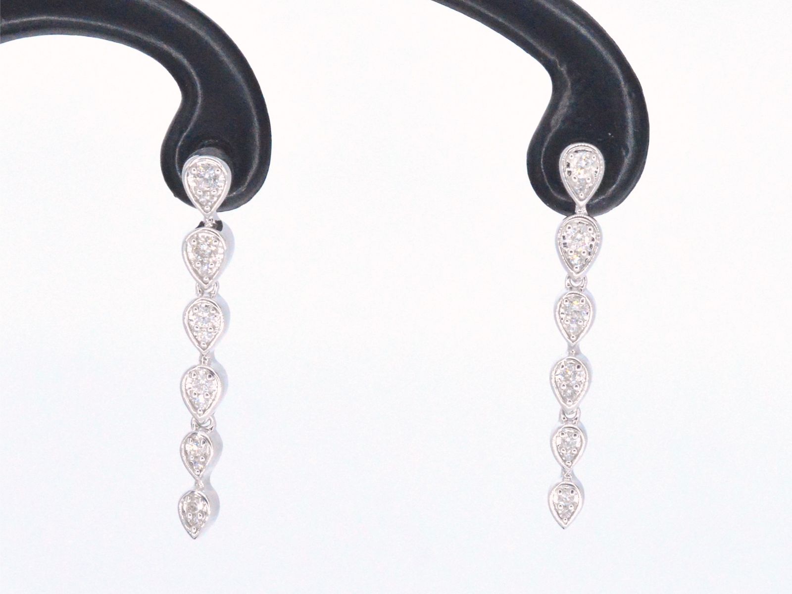 Witgouden oorbellen met diamanten 2338-7