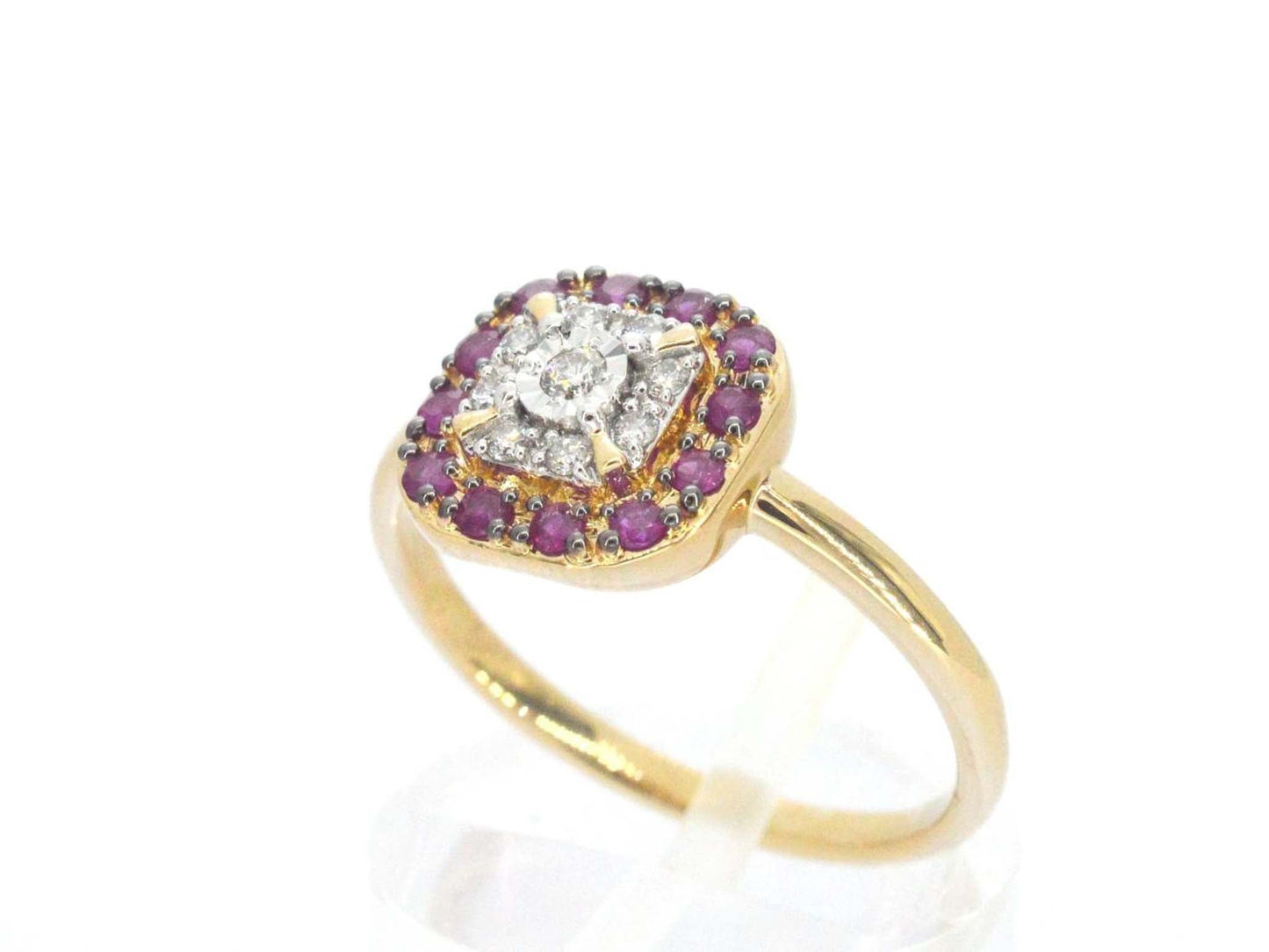 Geelgouden ring met diamanten en robijn