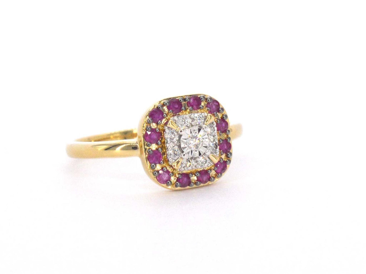 Geelgouden ring met diamanten en robijn