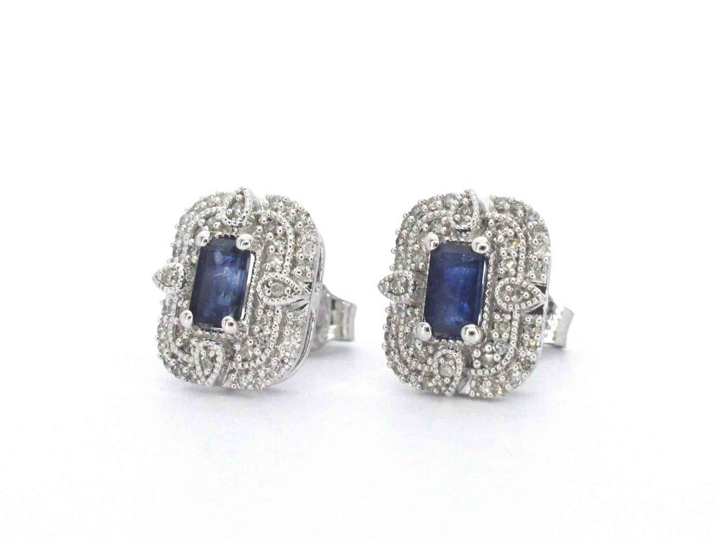 Witgouden design oorbellen met diamanten en saffier