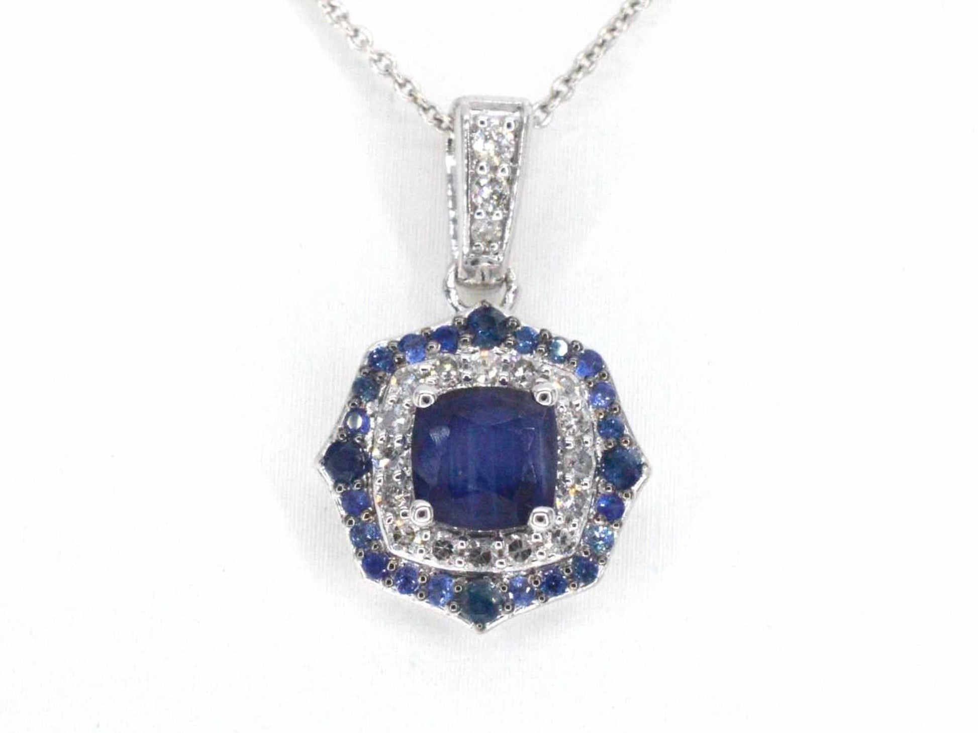 Witgouden hanger met diamanten en saffier